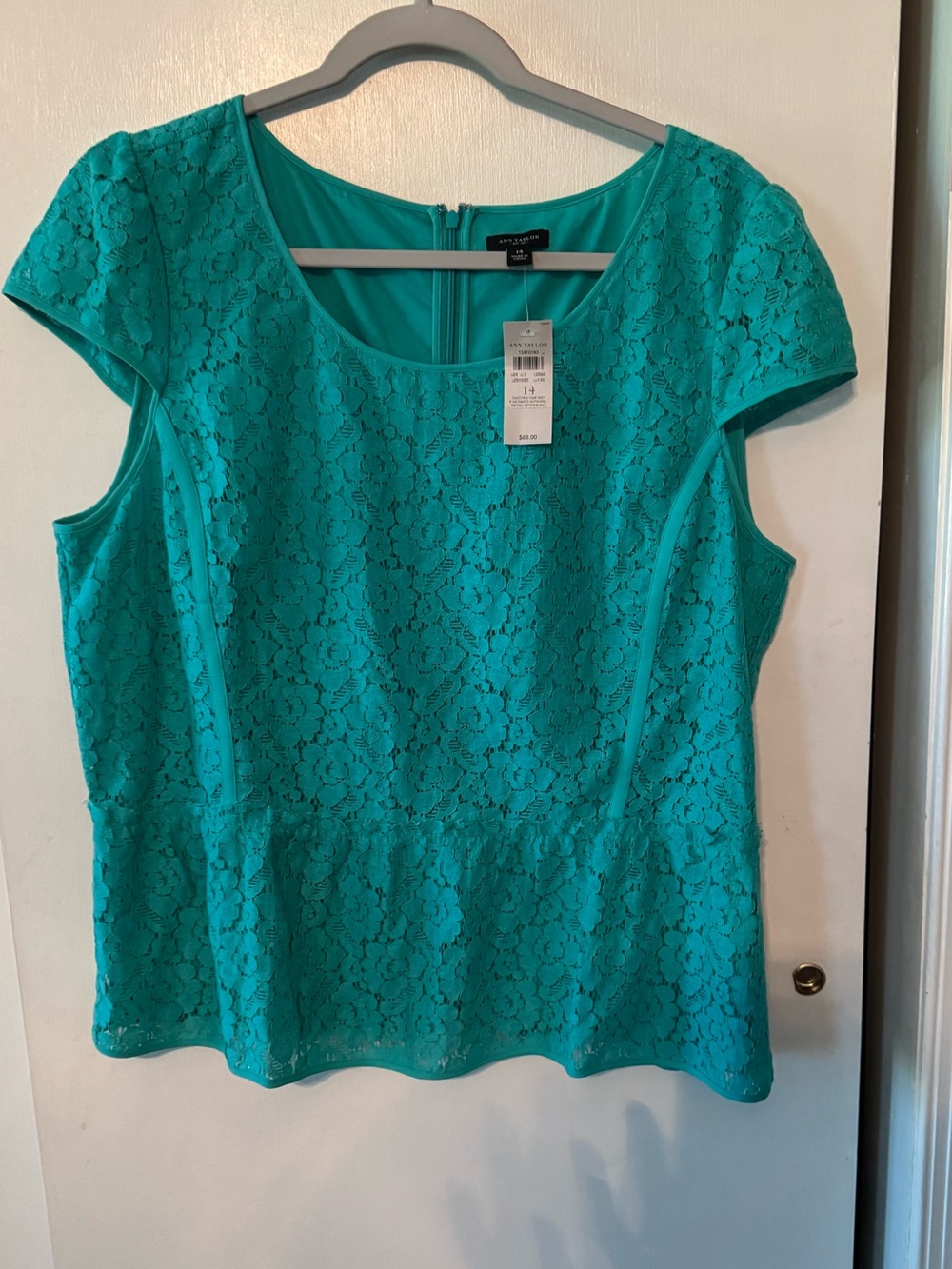 Ann Taylor Lace Peplum Top Size 14 NWT